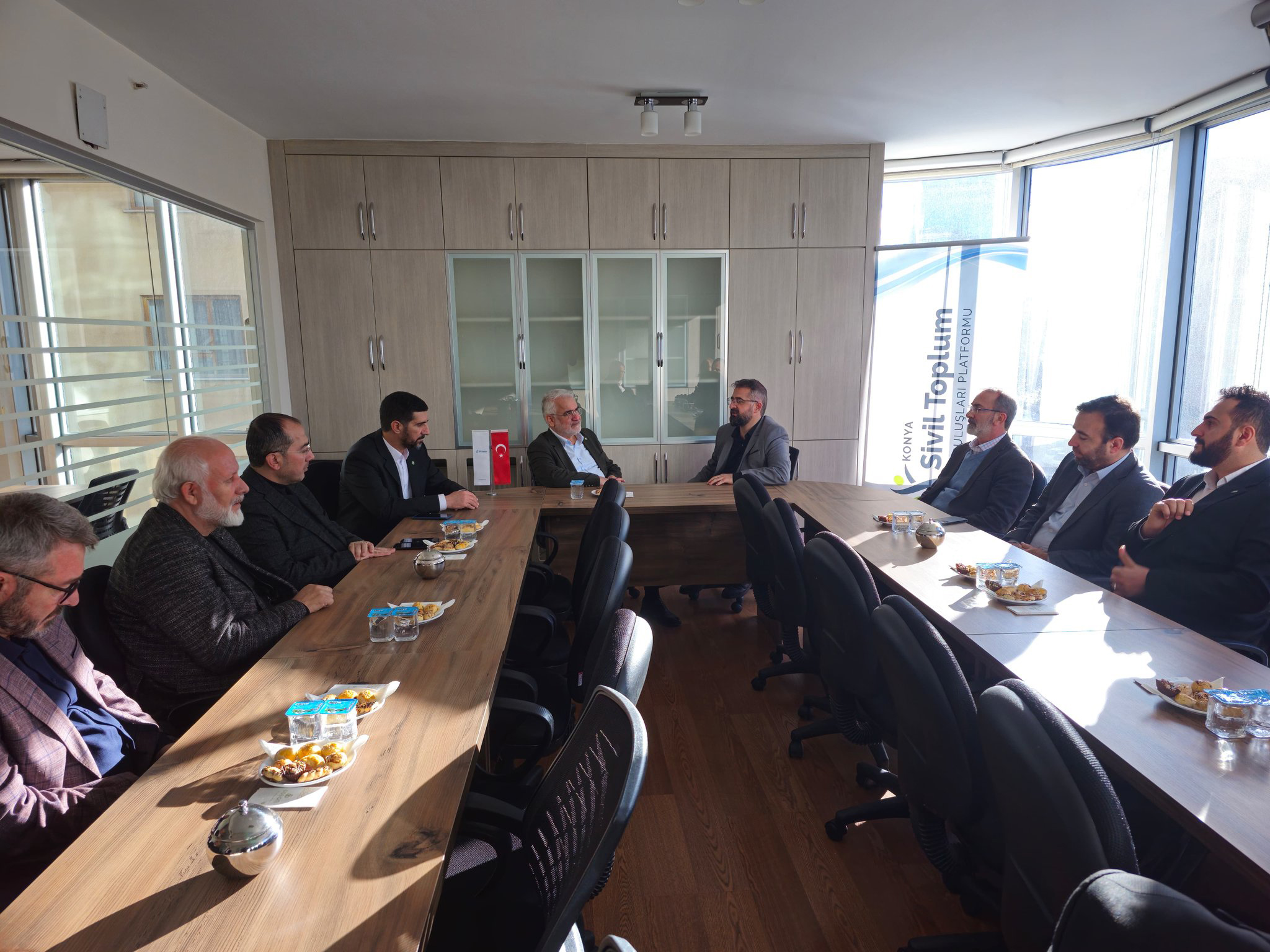 H&Uuml;DA PAR Genel Başkanı Zekeriya Yapıcıoğlu Konya Sivil Toplum Kuruluşları Platformu&rsquo;muza ziyarette bulundu || Konya STK Platformu