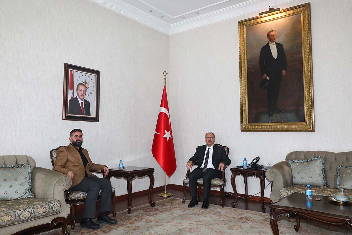 Konya Sivil Toplum Kuruluşları Platformu Başkanı Adem Ceylan, Konya Valimiz Vahdettin Özkan’ı makamında ziyaret etti. || Konya STK Platformu Konya Sivil Toplum Kuruluşları Platformu Başkanı Adem Ceylan, Konya Valimiz Vahdettin Özkan’ı makamında ziyaret etti. || Konya STK Platformu
