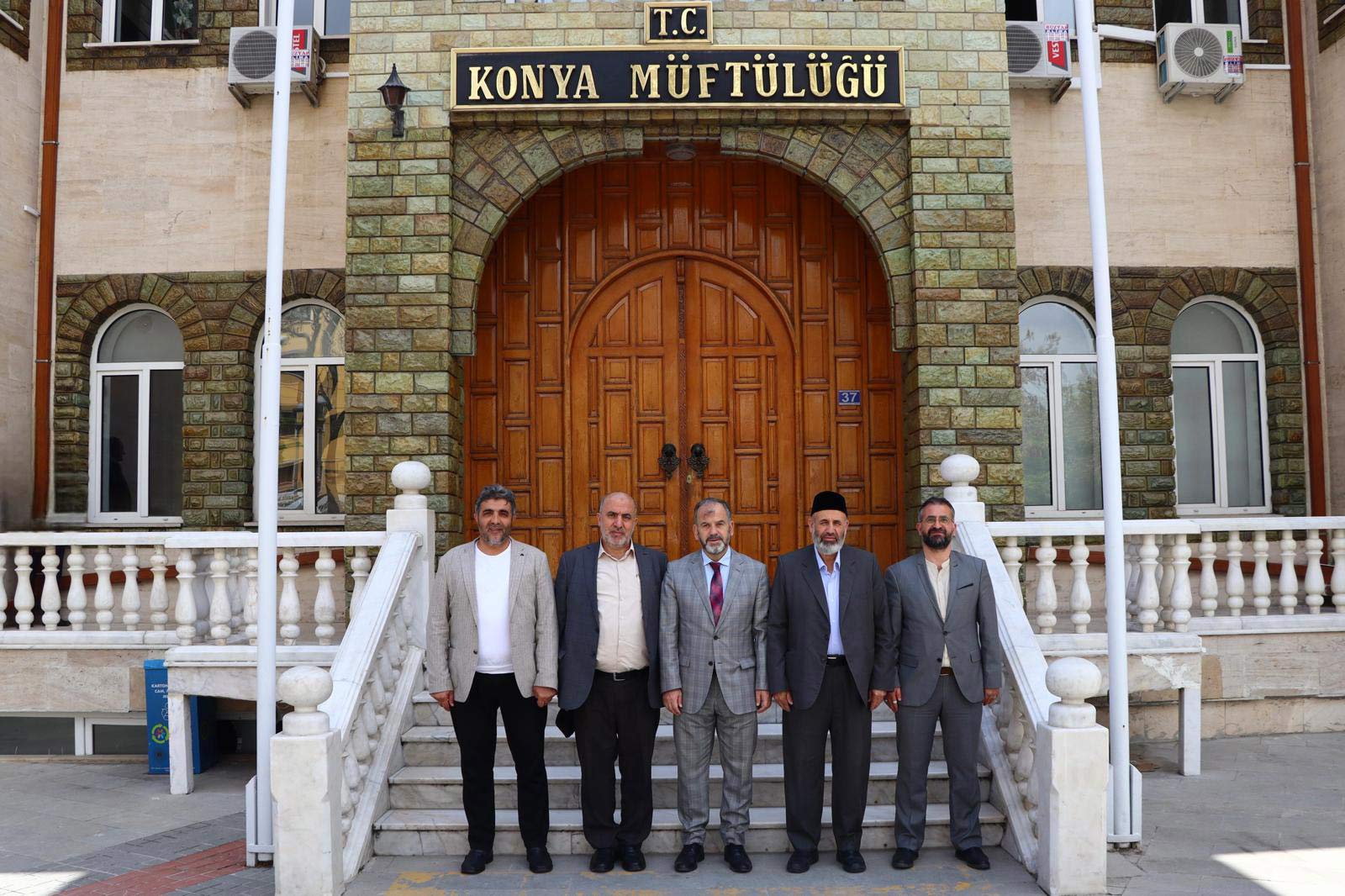 Filistin Alimler Birliği Başkanı Nevvaf Tekruri STK Platformu Başkanı Adem CEYLAN ile birlikte Konya İl M&uuml;ft&uuml;s&uuml; Prof.Dr Ali &Ouml;GE'yi ziyaret etti.   || Konya STK Platformu