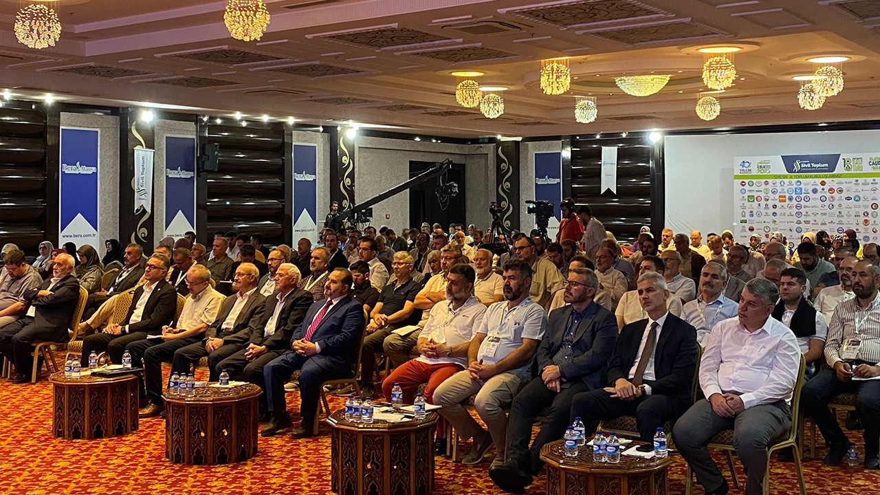 Konya STK Platformunun bu yıl 18’incisini düzenlediği ‘Dijital Çağda Aile’ temalı toplantısı Antalya’da başladı. || Konya STK Platformu